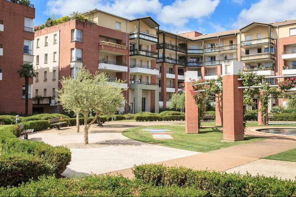 L Oasis Studio Proche Hopital Et Aeroport Piscine Parking &Netflix ตูลูส ภายนอก รูปภาพ